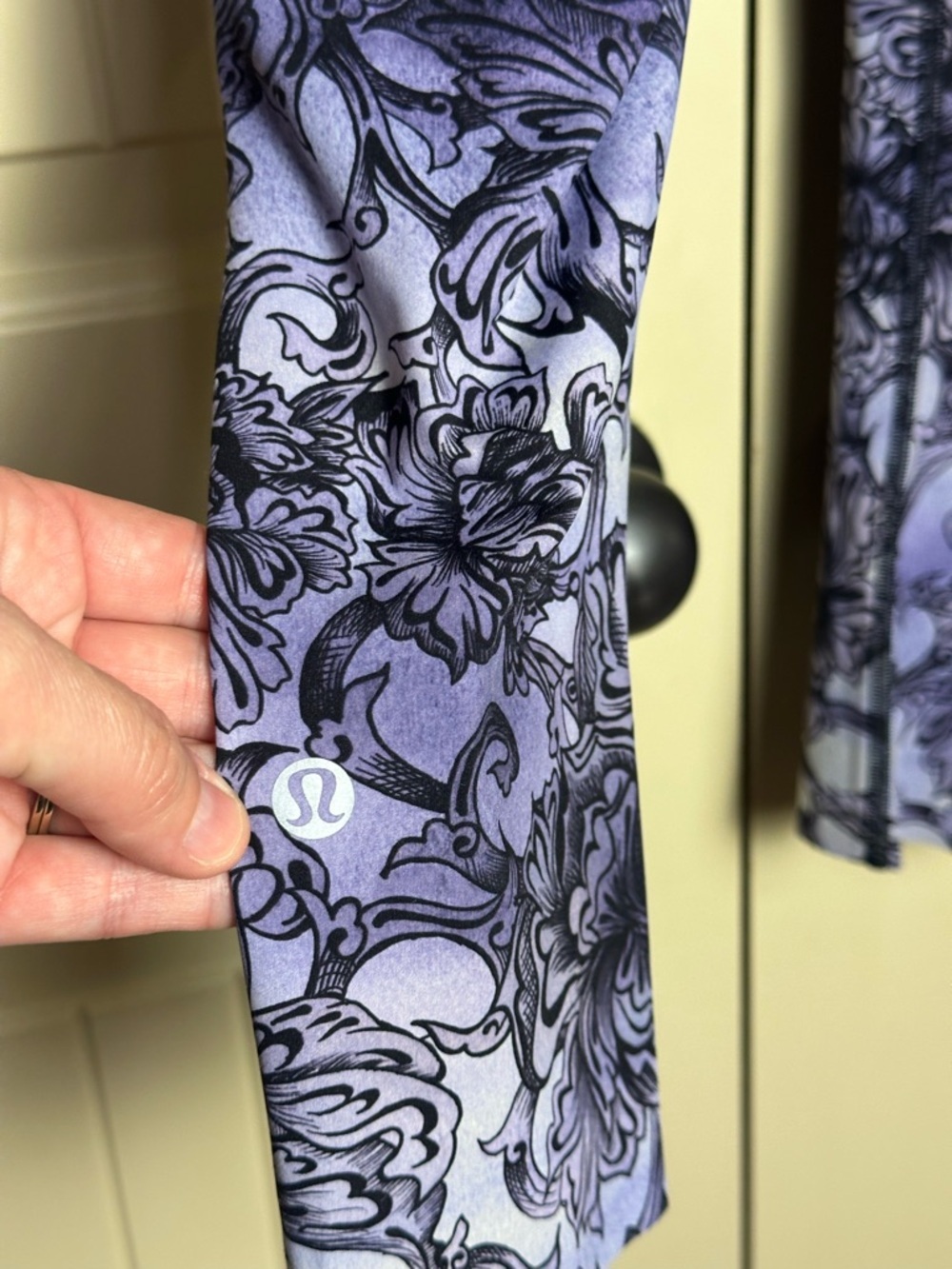 Lululemon Fast Free Crop II *Nulux 19" Hanakotoba Starlight Multi size 4 - Picture 10 of 11